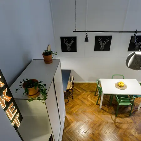 Super * Βουδαπέστη